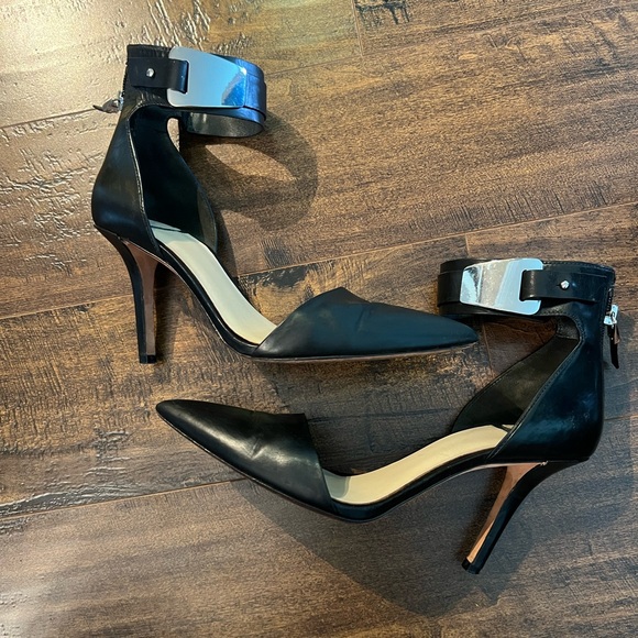 Marciano Black Pumps - Picture 3 of 5